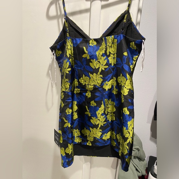 Mini dress - Picture 3 of 3